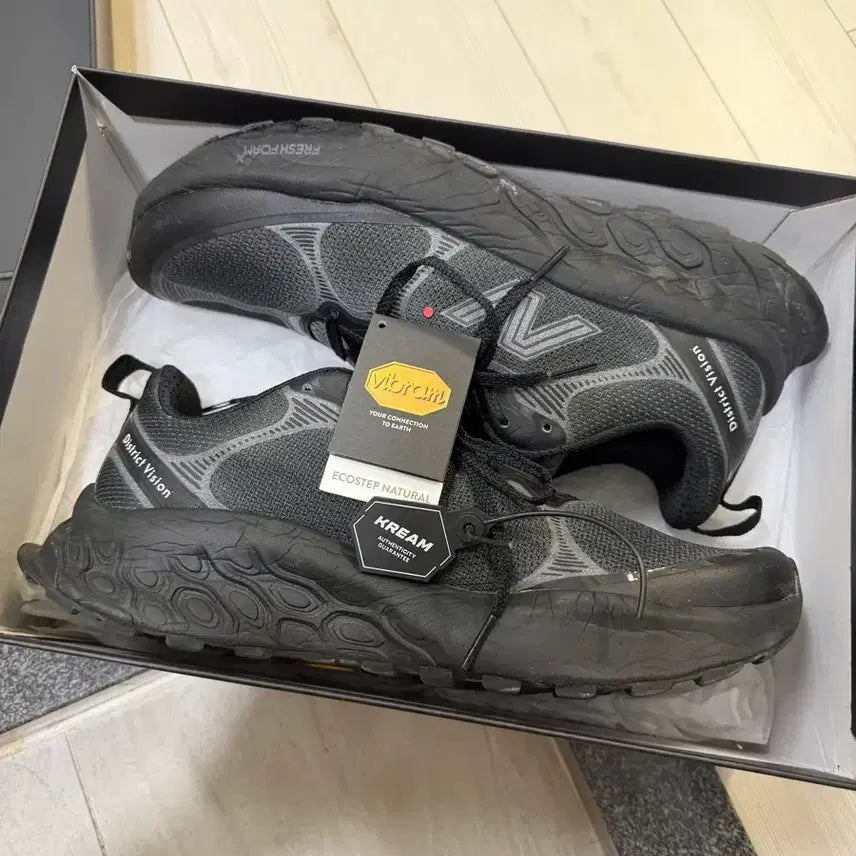 [BUNJANG] New Balance x District Vision Hierro v8 / [290] 뉴발란스 x 디스트릭트비전 이에로v8