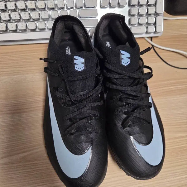 [BUNJANG] Nike Mercurial Vapor 16 Pro TF Futsal Shoes / 나이키 머큐리얼 베이퍼 16 프로 tf 풋살화 270사이즈