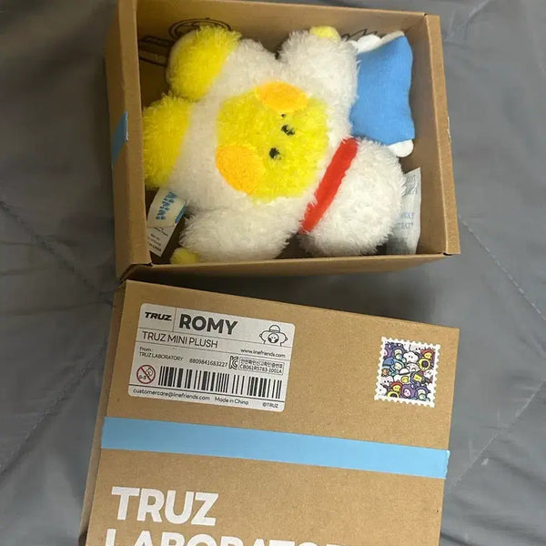 [BUNJANG] TREASURE TRUZ ROMY Plush Doll / 트레저 트루즈 로미 미니니 플러쉬 인형 양도
