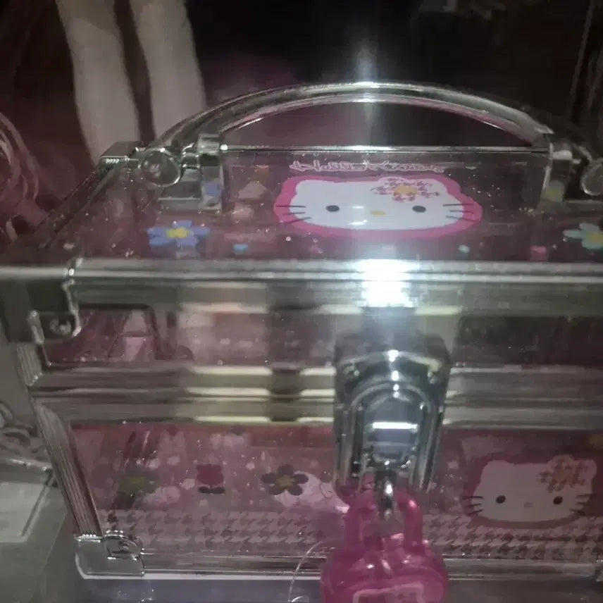 [BUNJANG] Hello Kitty Vanity Lockable Storage Box / 키티 베니티 투명 자물쇠 보관함
