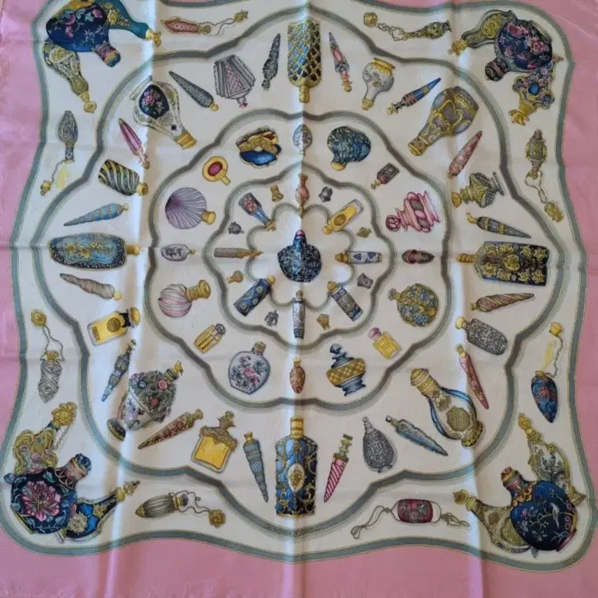 [BUNJANG] Hermès Perfumed Carré Silk Scarf / 헤르메스 에르메스 퍼퓸드 까레 실크 스카프9