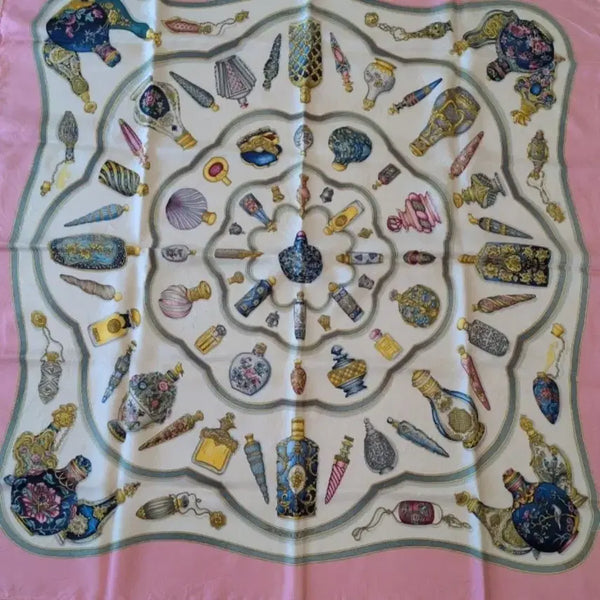 [BUNJANG] Hermès Perfumed Carré Silk Scarf / 헤르메스 에르메스 퍼퓸드 까레 실크 스카프9
