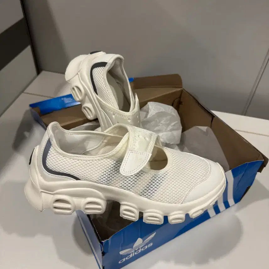 [BUNJANG] Adidas Adifom Megajane W Mary Jane Sneakers White 240 / 아디다스 메리제인 운동화 ADIFOM MEGAJANE W 240 화이트