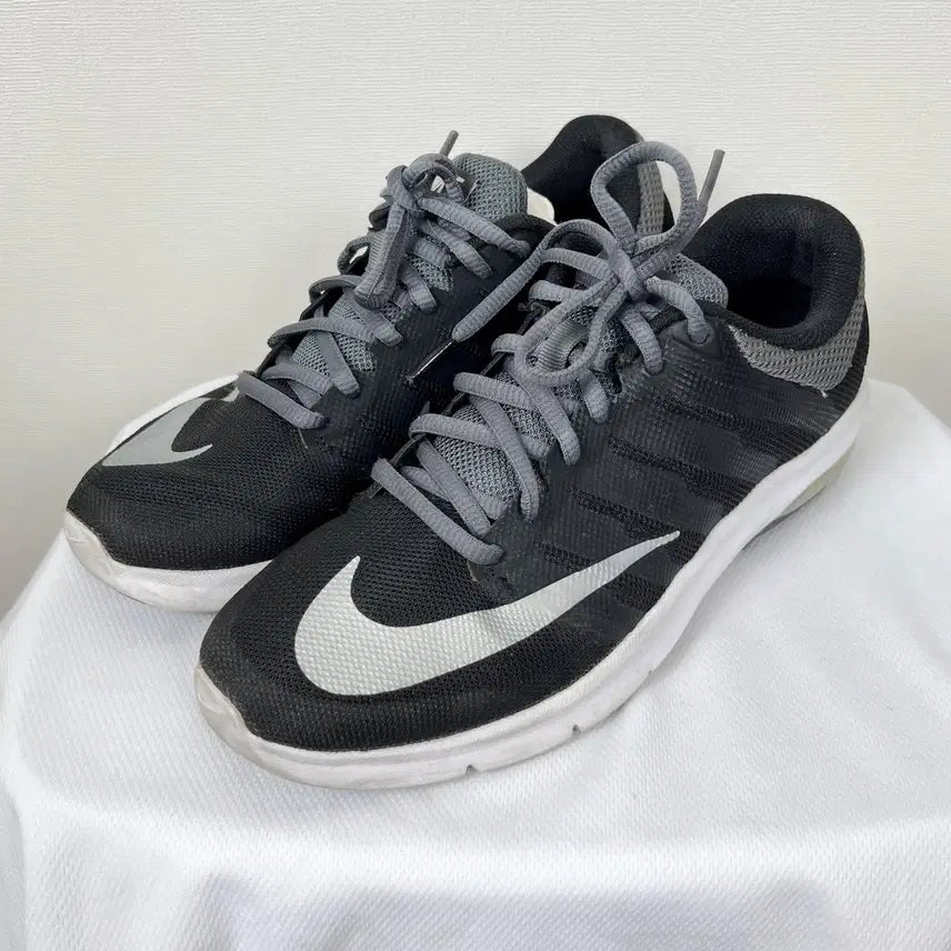 [BUNJANG] Nike Raden Vintage Black Sneakers / 나이키 스니커즈 운동화 신발 블랙 240 라덴 빈티지