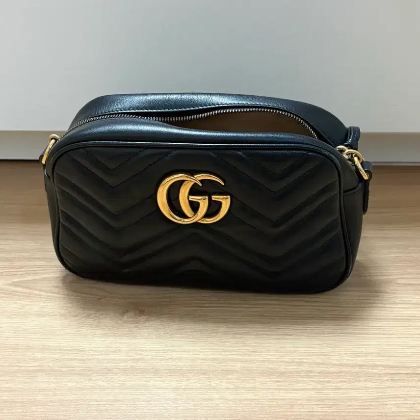 [BUNJANG] Gucci Marmont Matelassé Small Black Shoulder Bag / 구찌 마몬트 마틀라세 블랙 스몰사이즈
