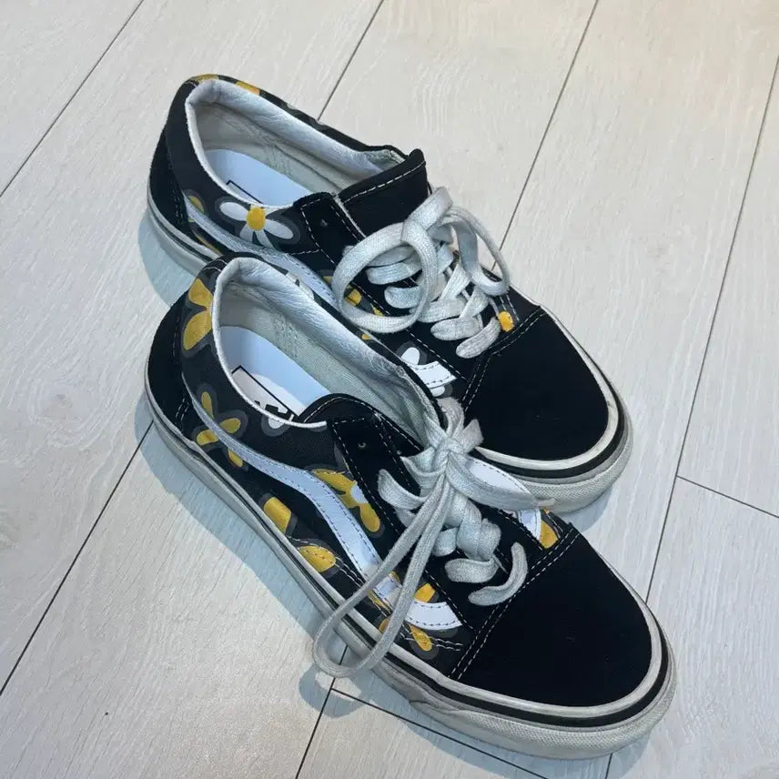 [BUNJANG] Vans Old Skool Daisy Sneakers Size 240 / 반스 올드스쿨 데이지 스니커즈 240