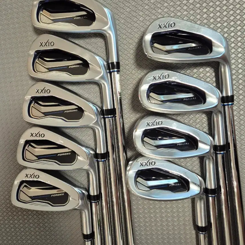 [BUNJANG] XXIO Forged Iron Set (9 Clubs) with NSPRO 930GH Steel Shaft R / 젝시오 포지드 아이언세트 (9개)