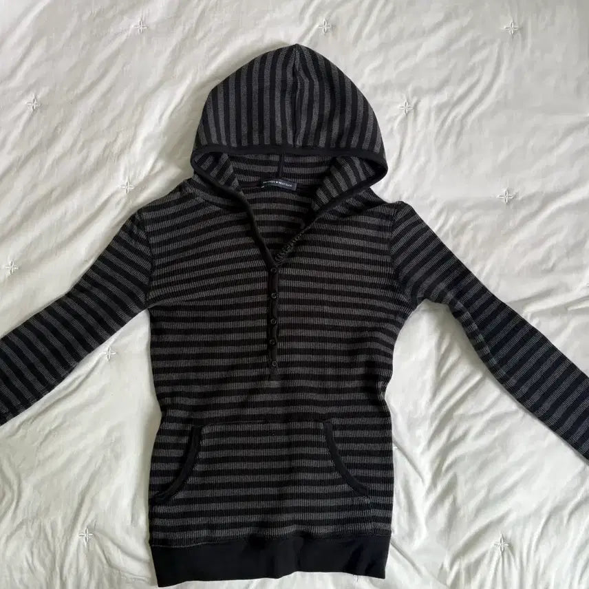 [BUNJANG] Brandy Melville Striped Hoodie / 브랜디 멜빌 줄무늬 후드티