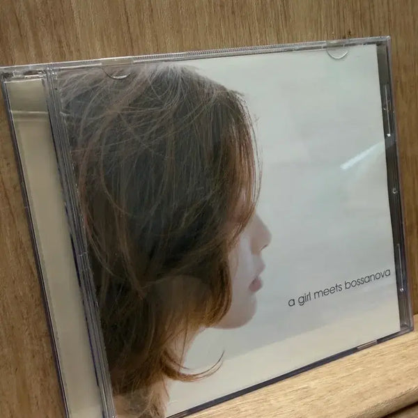 [BUNJANG] Olivia Wang (2005) A Girl Meets Bossa Nova CD / 올리비아 왕 (2005) - a girl meets~ / CD