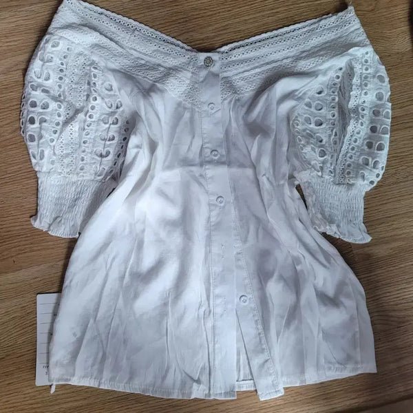 [BUNJANG] Off-the-Shoulder Punched White Blouse / (새상품)오프숄더 펀칭 화이트 블라우스