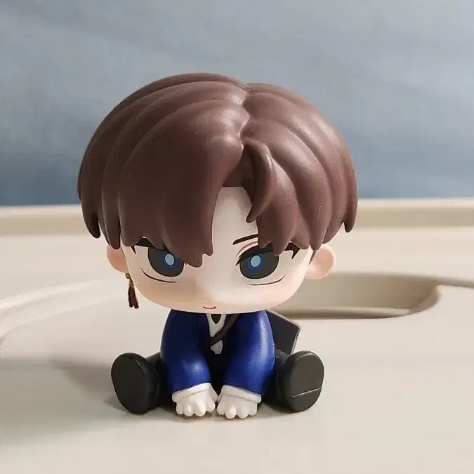 [BUNJANG] Gye-dam Chul-geun Choi Yo-won Seated Figure (Opened, Photocard Included) / 괴담출근 최요원 모두앉아 피규어 (현물, 박스없음, 포카있음)