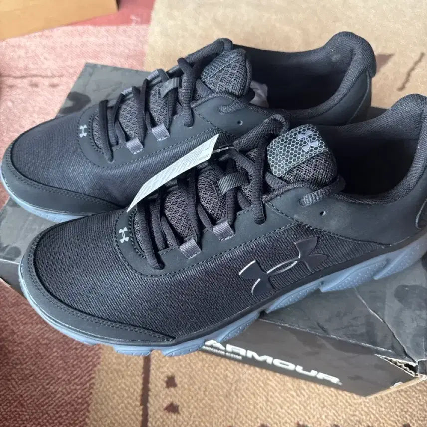 [BUNJANG] Under Armour Sneakers / 언더아머 운동화