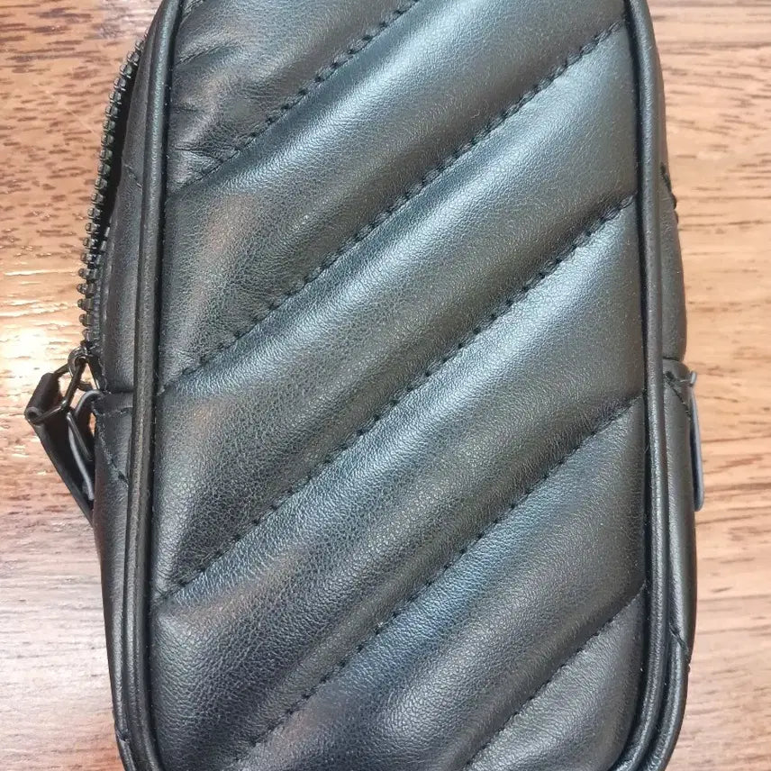 [BUNJANG] Yves Saint Laurent Beauty Pouch / 입생로랑 뷰티 파우치