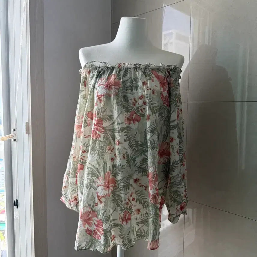 [BUNJANG] Floral Off-Shoulder Blouse / (새상품) 플로럴 오프숄더 블라우스