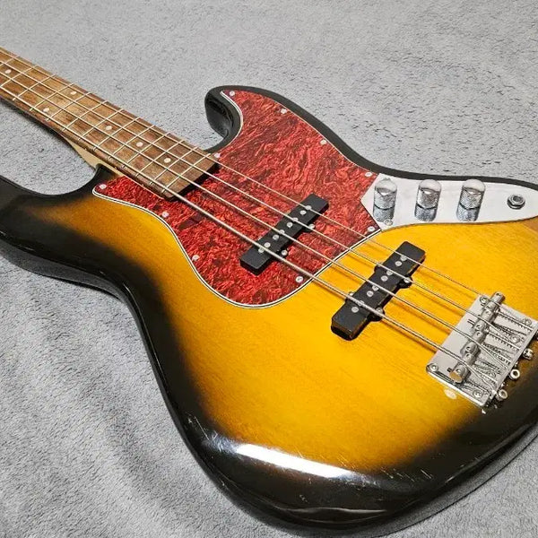 [BUNJANG] Corona CJB-250 Sunburst Electric Bass Guitar / 베이스기타 Corona CJB-250 선버스트