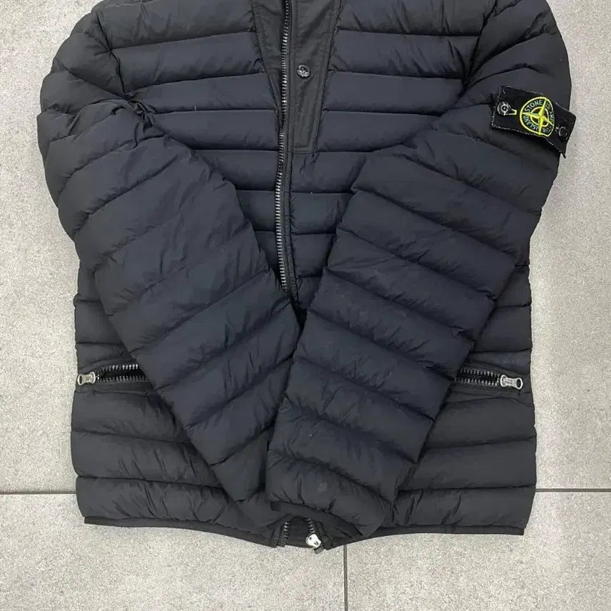 [BUNJANG] Stone Island Lightweight Padded Jacket / 스톤아일랜드 경량패딩 [M]