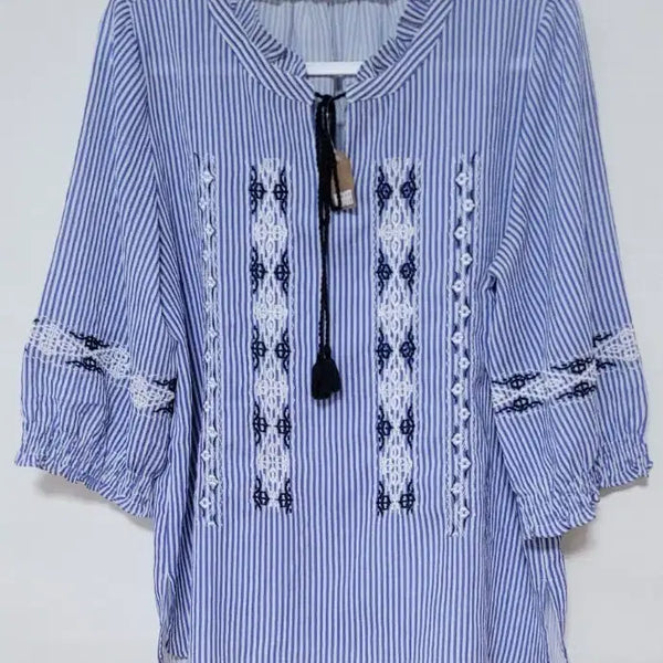 [BUNJANG] Join us Stripe Embroidered Blouse / [새상품]조이너스 스트라이프 자수 블라우스 66~77