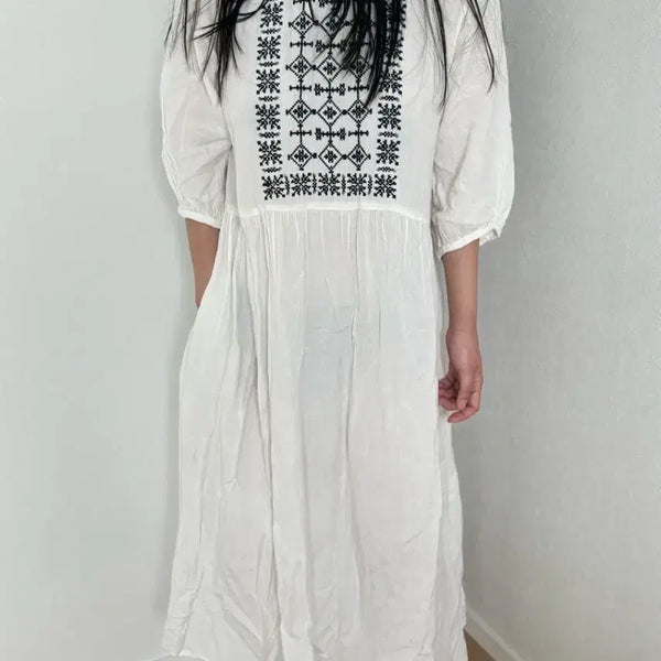 [BUNJANG] Ivory Embroidered Puff Sleeve Dress / 아이보리 자수 퍼프 슬리브 드레스