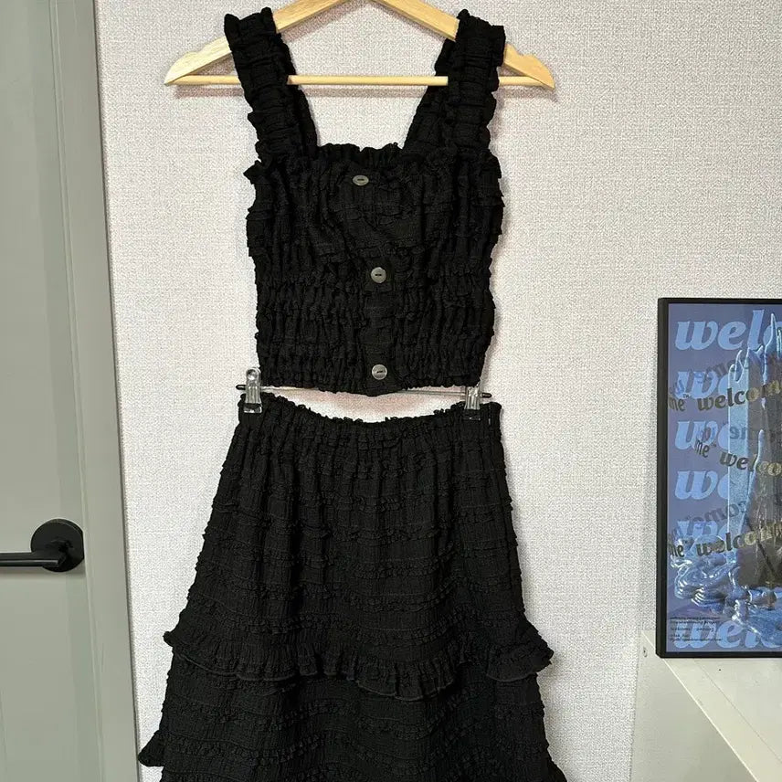 [BUNJANG] Isobi Black Frill Smoke Crop Set / 새상품) 이소비 블랙 프릴 스모크 크롭 세트