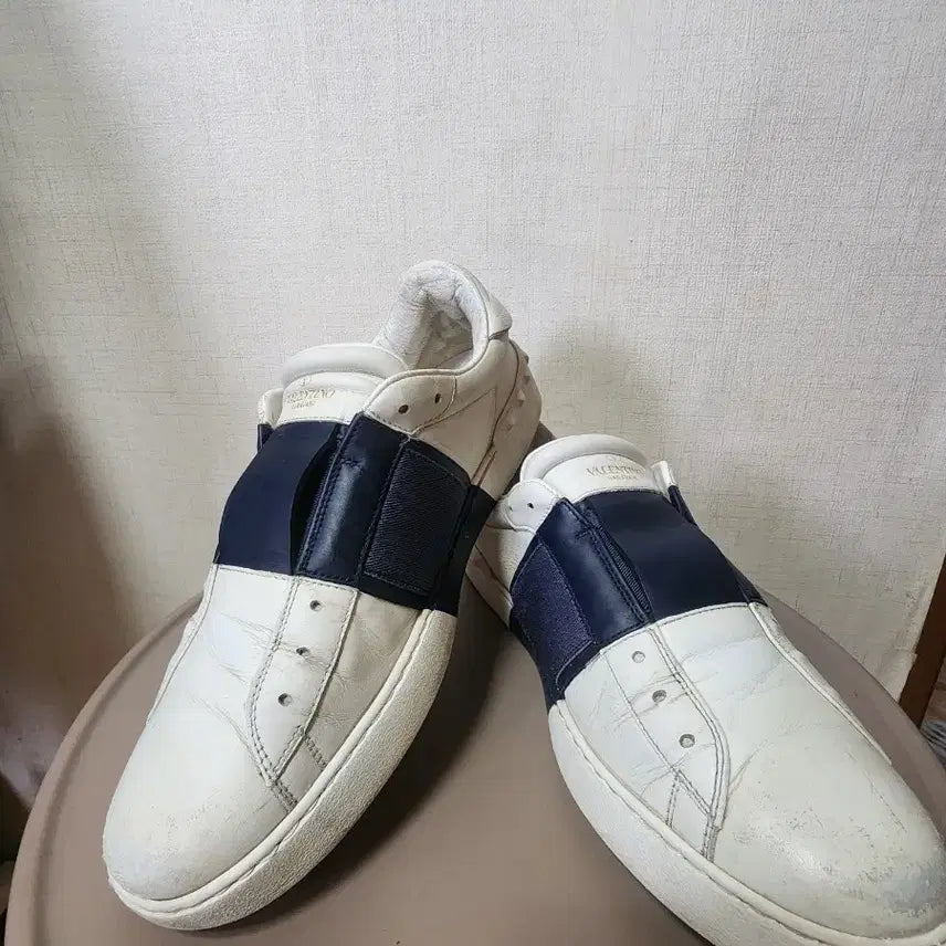 [BUNJANG] Valentino White Navy Calfskin Studded Slip-On Sneakers (US 8-8.5) / >상태양호< 발렌티노 스니커즈 화이트 네이비 (260칼발-265) 팜