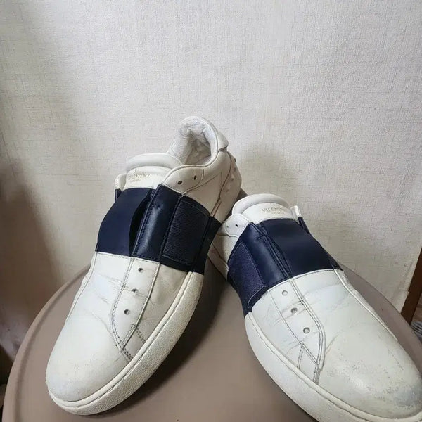 [BUNJANG] Valentino White Navy Calfskin Studded Slip-On Sneakers (US 8-8.5) / >상태양호< 발렌티노 스니커즈 화이트 네이비 (260칼발-265) 팜