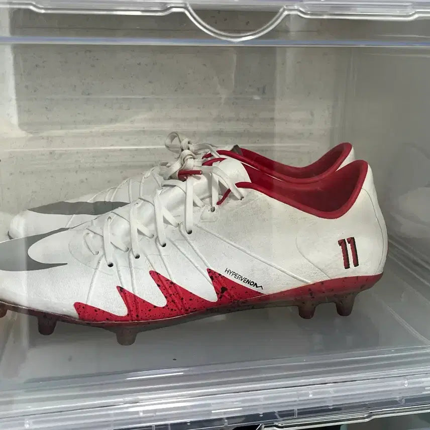 [BUNJANG] Neymar x Jordan Hypervenom Football Boots (280mm) / 네이마르 X 조던 하이퍼베놈 280