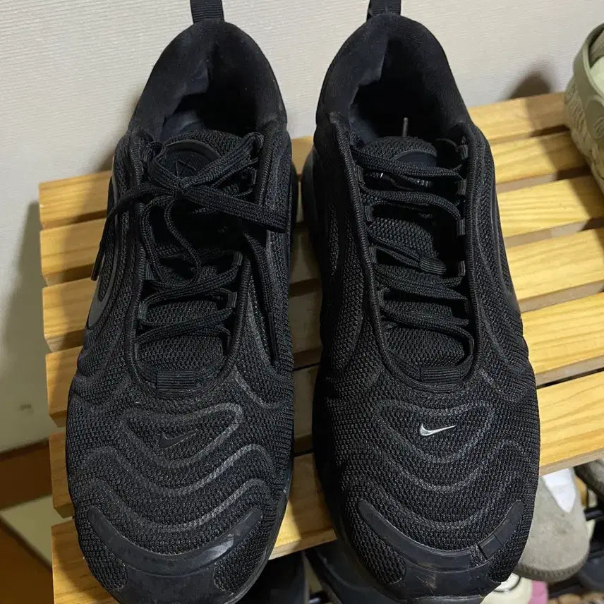 [BUNJANG] Nike Air Max 720 All Black Sneakers (250) / 나이키 에어맥스 720 올블랙 250