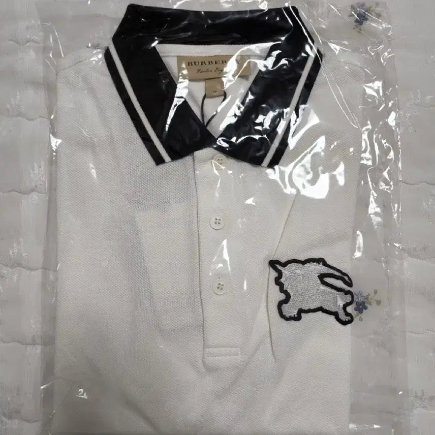 [BUNJANG] Burberry Big Logo Polo T-Shirt White / [M] 버버리 빅로고 폴로 반팔 티셔츠 화이트 새상품