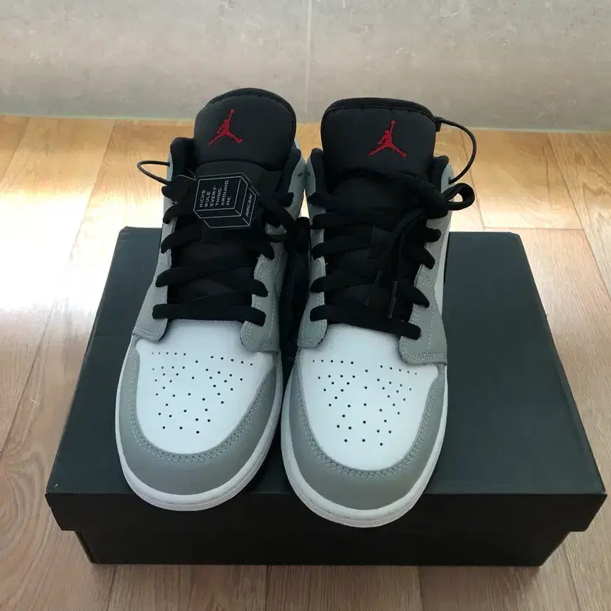 [BUNJANG] Nike Air Jordan 1 Low Light Smoke Grey (7Y/250mm) / 조던 1 로우 라이트 스모크 그레이 (250)
