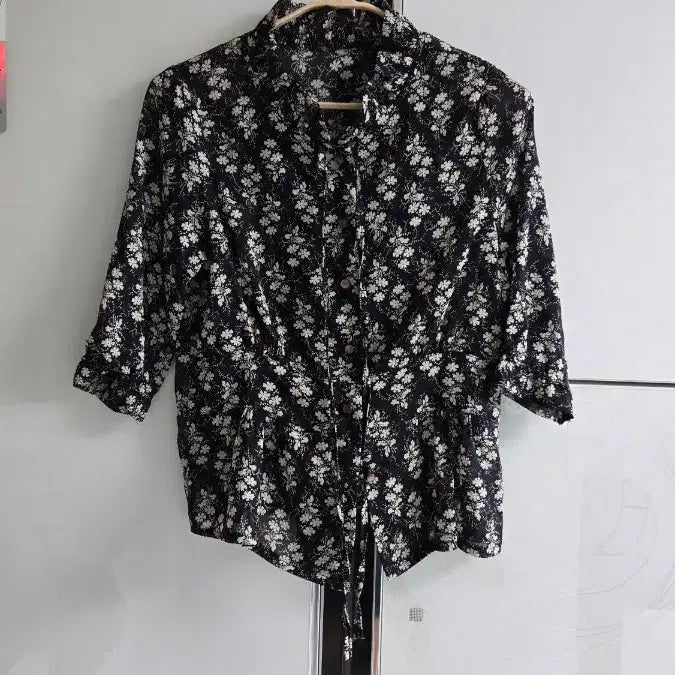 [BUNJANG] Flower Chiffon Blouse / 플라워 쉬폰 블라우스 55 S