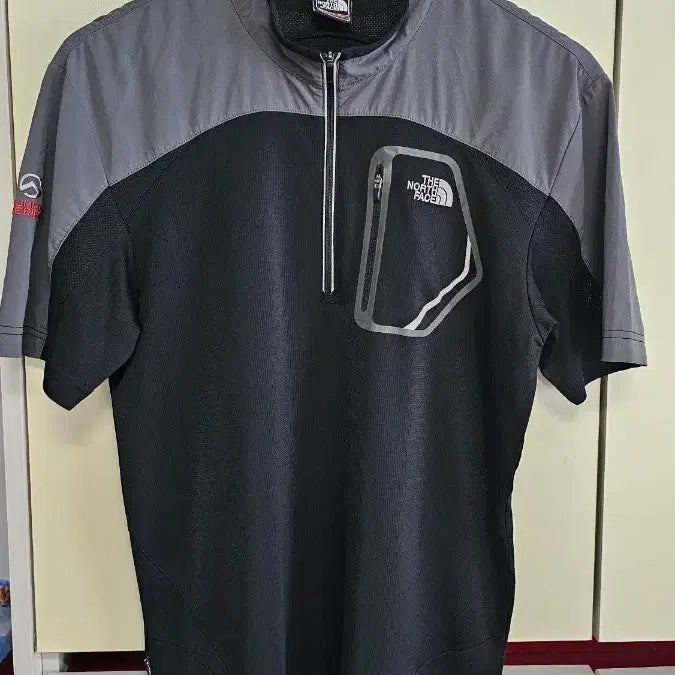 [BUNJANG] The North Face Short Sleeve T-Shirt Black/Grey Size 100 / 노스페이스 반팔 티셔츠 블랙/그레이 100