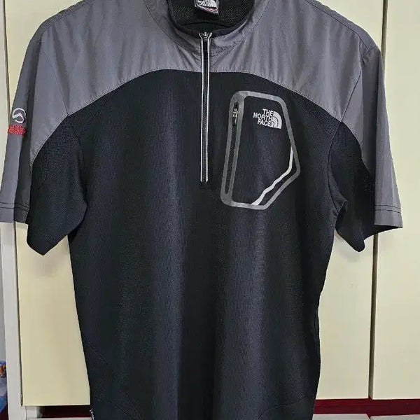 [BUNJANG] The North Face Short Sleeve T-Shirt Black/Grey Size 100 / 노스페이스 반팔 티셔츠 블랙/그레이 100