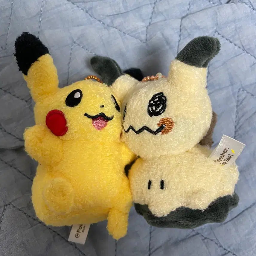 [BUNJANG] Pokemon Ditto Playground Gacha Magnet Mascot Pikachu & Cutiefly / 포켓몬 메타몽 놀이터 가챠 마그넷 마스코트 (볼찰싹) 피카츄 + 따라큐