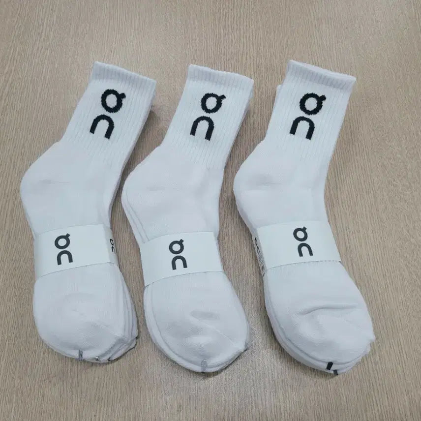 [BUNJANG] On Running Sports Socks (9 Pairs) - White / 온 러닝 스포츠양말 화이트 9켤레