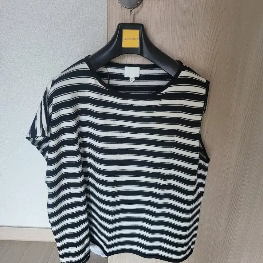 [BUNJANG] H&M Women's Sleeveless Top Summer Size 66 / 여성 나시 여름용