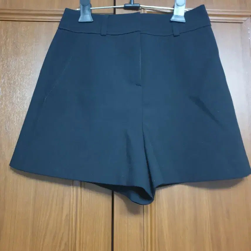 [BUNJANG] Sisley Black Shorts / 시슬리 반바지