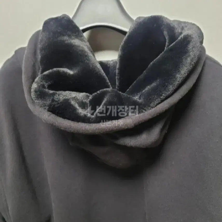 [BUNJANG] Black Hoodie with Fleece Lining / 후드티 기모 안감 검정