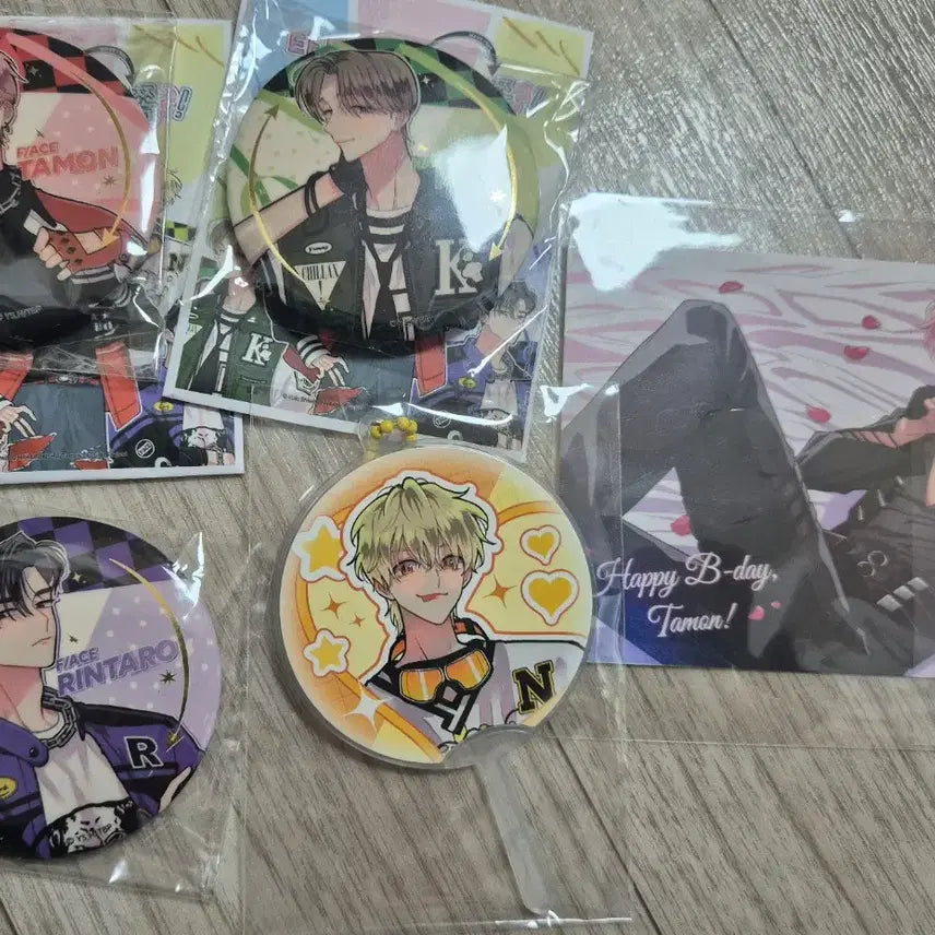 [BUNJANG] Ensemble Stars! Tamon Tamura Kazuaki Kagehira Rintaro Otoishi Natsuki Birthday Merchandise Bundle / 타몬군 지금 어느쪽 팝퍼블 캔뱃지B 및 우치와 생일 엽서 일괄
