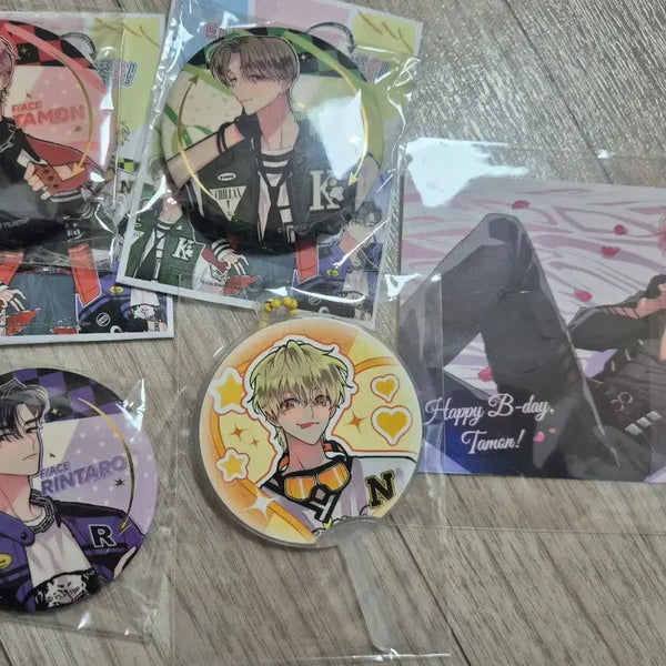 [BUNJANG] Ensemble Stars! Tamon Tamura Kazuaki Kagehira Rintaro Otoishi Natsuki Birthday Merchandise Bundle / 타몬군 지금 어느쪽 팝퍼블 캔뱃지B 및 우치와 생일 엽서 일괄