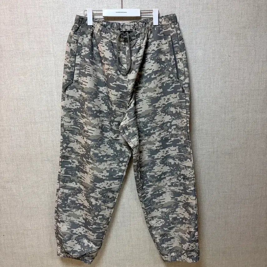 [BUNJANG] Stussy Digital Camo Training Pants / 스투시 디지털 카모 트레이닝 팬츠