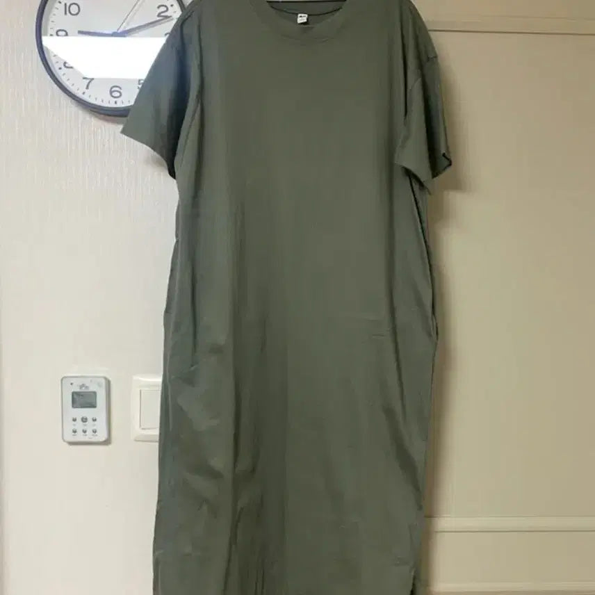 [BUNJANG] Uniqlo Khaki Short-Sleeve Long Dress M / 유니클로 카키색 반팔 롱 원피스 M