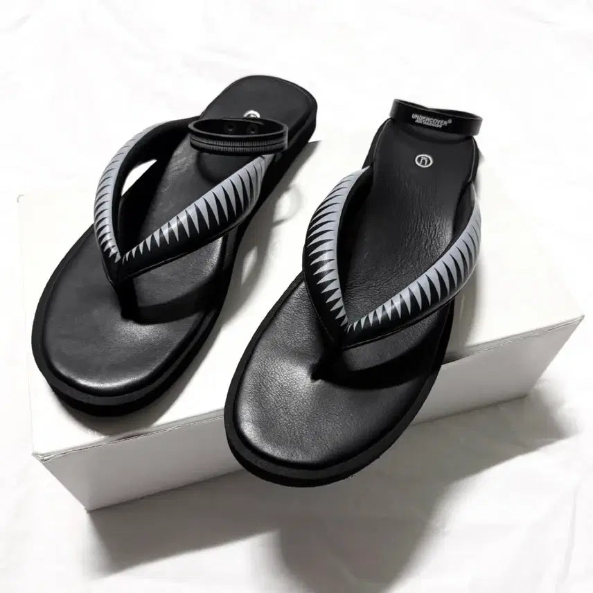 [BUNJANG] Undercover 04SS GIZ Leather Zori Sandals & Bracelet Bundle / 언더커버 - 04SS GIZ 레더 조리 샌들 + 레더 팔찌 x2
