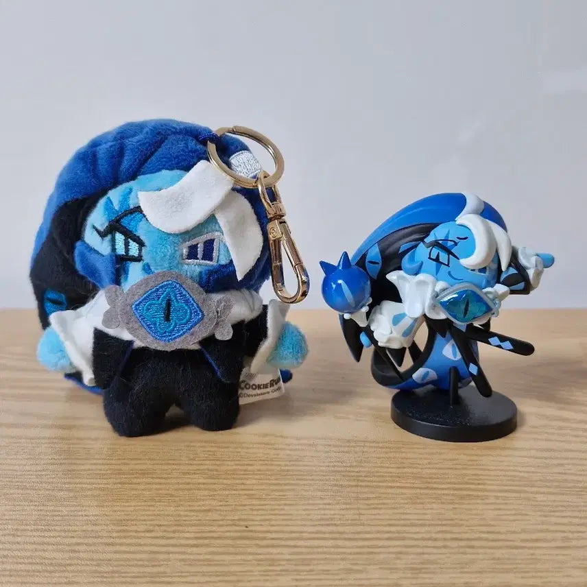 [BUNJANG] Cookie Run: Kingdom Shadow Milk Cookie Keychain & Figure Bundle Set / 쿠키런 킹덤 쉐도우 밀크 쿠키 키링,피규어 일괄