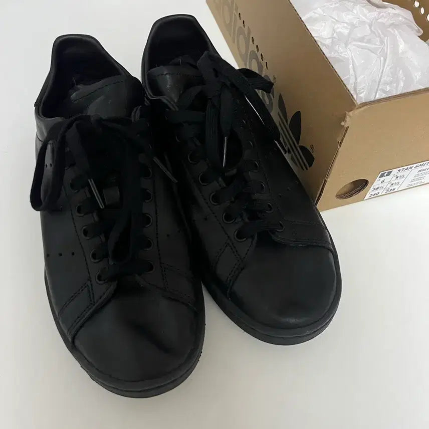 [BUNJANG] Adidas Dekon Shoes / 아디다스 데콘 240