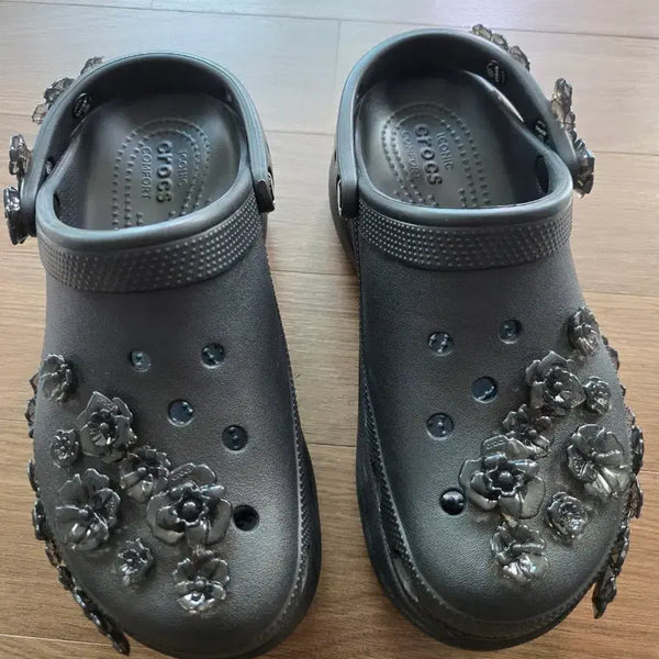 [BUNJANG] Crocs Bay Translucent Floral Clog Black / 크록스  베이 트랜슬루센트 플로럴 클로그 블랙(250)