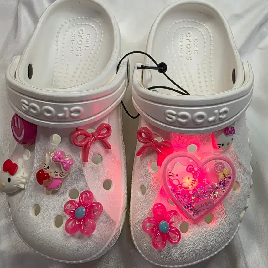[BUNJANG] LED Heart Kitty Cat Shoe Charms with Ribbon and Smile Design / LED 키티 고양이 하트 신발 꾸미기 파츠 신꾸 리본 스마일
