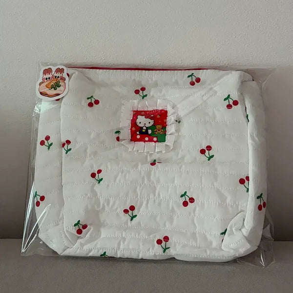 [BUNJANG] Hello Kitty Quilted Pouch with Cherry Pattern / (새상품) 체리 키티 누빔 파우치