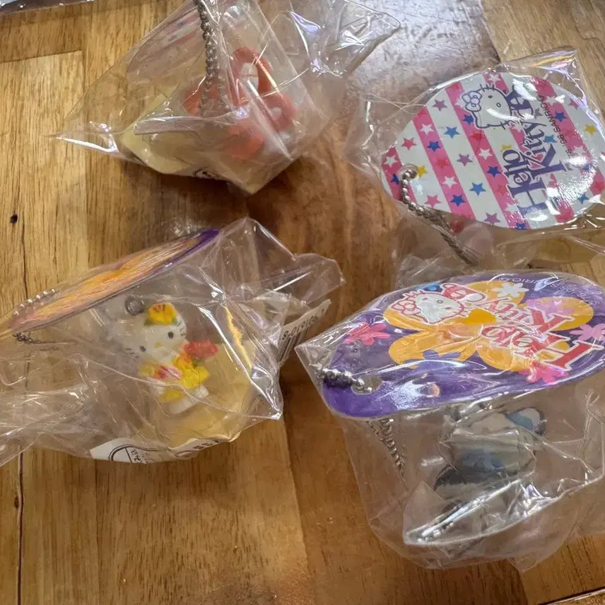 [BUNJANG] Sanrio Hello Kitty Classic Collector's Collection Pudding Cup Keyring Set / 고전 콜렉터즈 컬렉션 키티 스트랩 푸딩컵 키링 세트