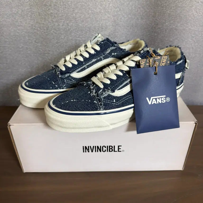 [BUNJANG] Vans x Invincible Premium Old Skool Frayed Denim Marshmallow / 반스 x 인빈시블 프리미엄 올드스쿨 프레이드 데님 마쉬멜로우