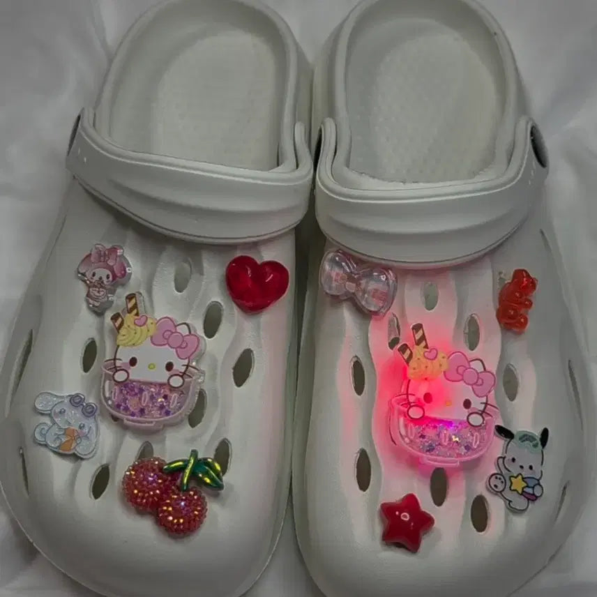 [BUNJANG] LED Kitty Charm for Shoe Decoration / LED 키티 고양이 파츠 글리터 산리오 신발 꾸미기 신꾸